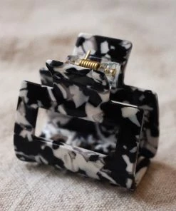 PIPE AND ROW SMALL SQUARE HAIR CLAW BLACK AND WHITE NEW IN