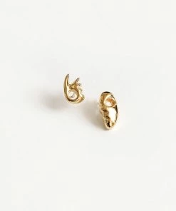 WOLF CIRCUS SPRING'22 ESTHER STUDS