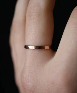 HANNAH NAOMI EXTRA THICK HAMMERED RING