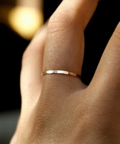 HANNAH NAOMI HAMMERED MEDIUM STACKING RING