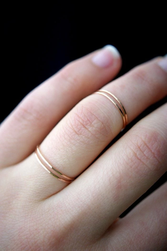 HANNAH NAOMI HAMMERED THIN STACKING RING ROSE GOLD NEW IN