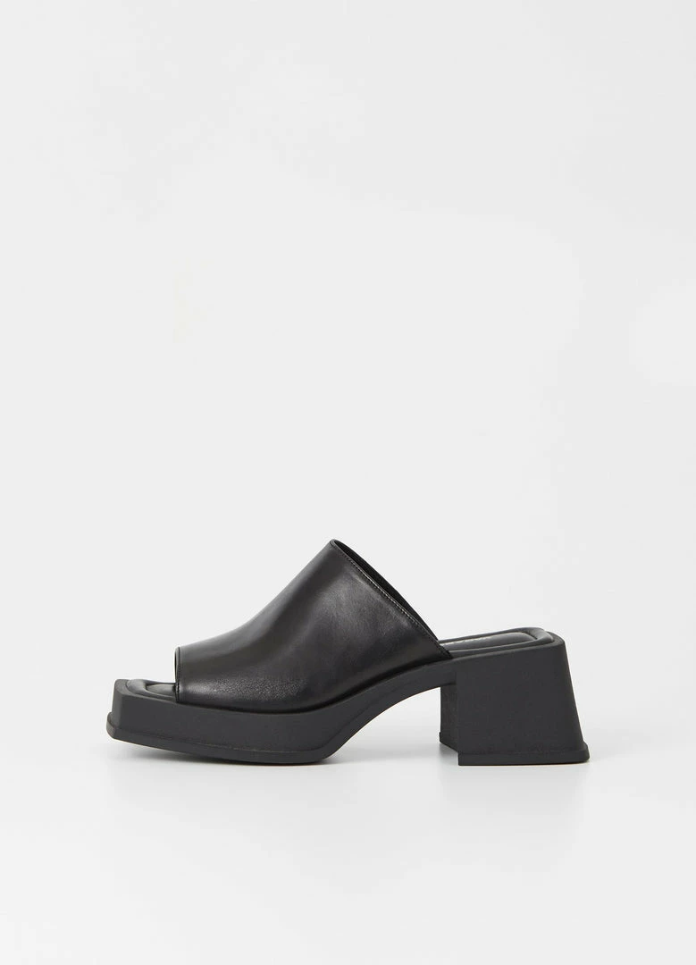 VAGABOND SPRING '22 HENNIE MULE 5 VAGABOND SPRING '22 HENNIE MULE