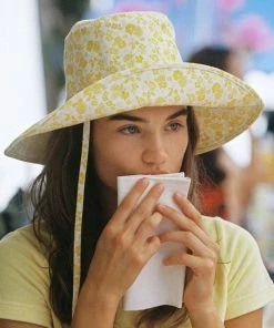 LACK OF COLOR HOLIDAY BUCKET HAT SUNSHINE BLOOM SPRING '22
