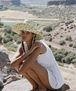 LACK OF COLOR HOLIDAY BUCKET HAT