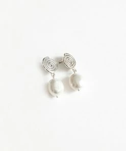 SOLD OUT IMANI SWIRL PEARL EARRINGS