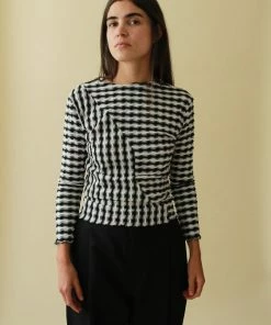 NIN STUDIO SPRING '22 INFINITE CIRCLE SWIRL TOP