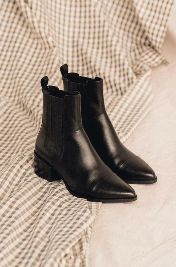 VAGABOND SHOES MARJA BLACK LEATHER BOOTS 5 VAGABOND SHOES MARJA BLACK LEATHER BOOTS