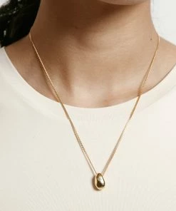 WOLF CIRCUS NEW IN MOE NECKLACE