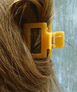PIPE AND ROW SMALL SQUARE HAIR CLAW ORANGE