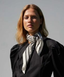 JUST FEMALE OTHER BLOUSE 13 JUST FEMALE OTHER BLOUSE