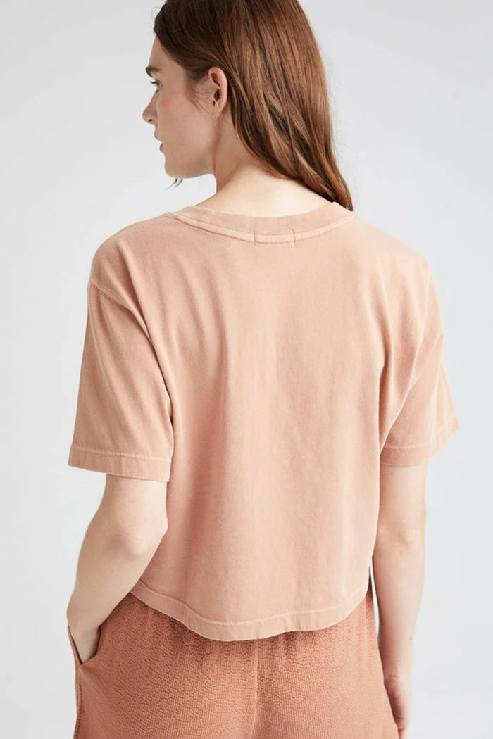 RICHER POORER SPRING '22 SHORT SLEEVE CROP TEE MOCHA MOUSSE 2 RICHER POORER SPRING '22 SHORT SLEEVE CROP TEE MOCHA MOUSSE