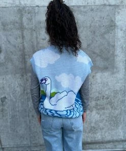 HOUSE OF SUNNY RIDE A WHITE SWAN