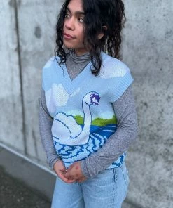 HOUSE OF SUNNY RIDE A WHITE SWAN