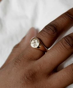 WOLF CIRCUS ROSIE SIGNET RING