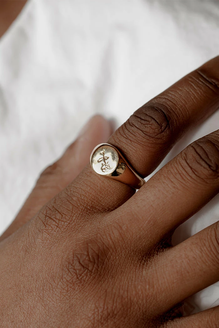 WOLF CIRCUS ROSIE SIGNET RING 2 WOLF CIRCUS ROSIE SIGNET RING