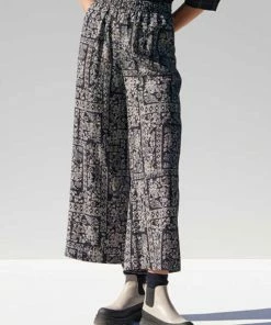 JUST FEMALE STRONG PANTS