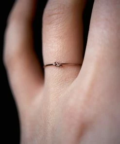 HANNAH NAOMI TINY KNOT RING NEW IN