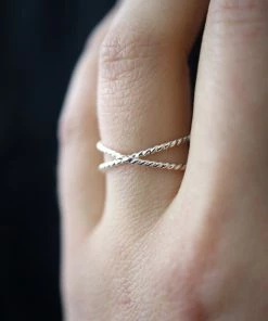 HANNAH NAOMI NEW IN TWISTED X RING