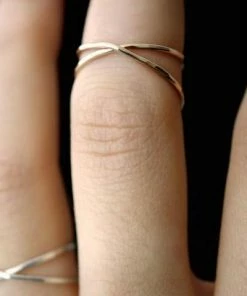 HANNAH NAOMI X STACKING RING